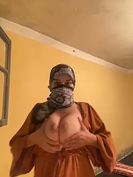 SaraChouchou online show from October 26, 12:00 am