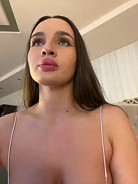 LillyNatty18 online show from May 21, 10:40 pm
