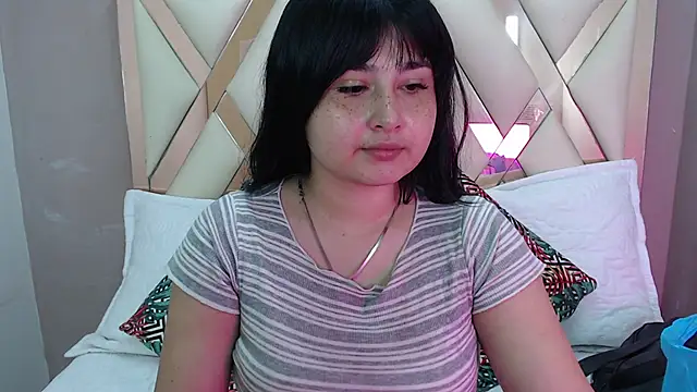 Snapshot of Sweet_sumisive chatting on December 14, 3:50 pm Sweet sumisive online show from December 14, 3:50 pm