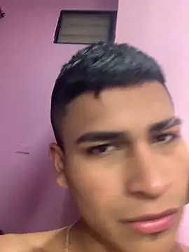 Emiliano Reyes online show from May 9, 2:15 am