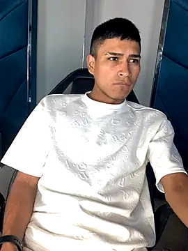 Emiliano Reyes online show from November 22, 3:05 am