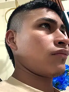 Emiliano Reyes online show from December 21, 3:19 am