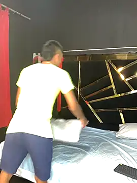 Emiliano Reyes online show from November 24, 4:23 am