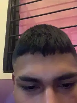 Emiliano Reyes online show from November 25, 1:50 am