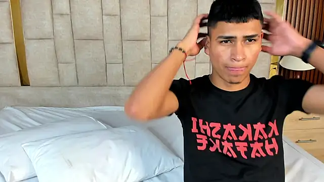 Emiliano Reyes online show from November 10, 3:11 am