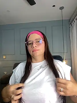 Orianabluee  online show from October 24, 3:16 am