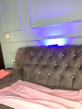 Orianabluee  online show from October 31, 3:25 am