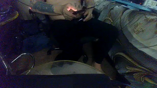 Snapshot of bigdaddyrooster chatting on January 10, 1:45 am bigdaddyrooster online show from January 10, 1:45 am