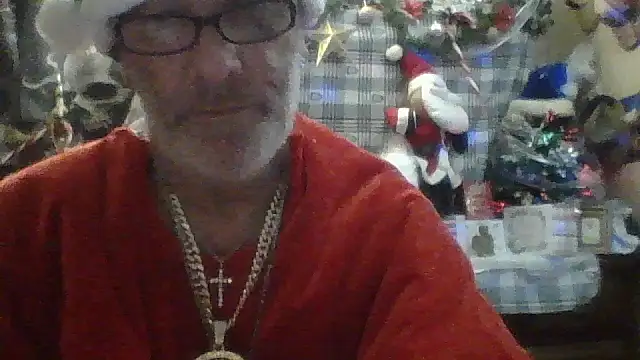 Snapshot of bigdaddyrooster chatting on December 20, 9:45 am bigdaddyrooster online show from December 20, 9:45 am