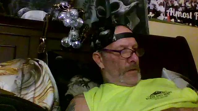 Snapshot of bigdaddyrooster chatting on February 18, 4:43 am bigdaddyrooster online show from February 18, 4:43 am