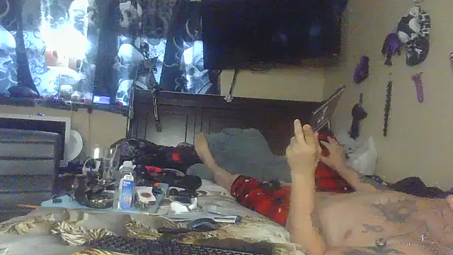 Snapshot of bigdaddyrooster chatting on January 7, 10:26 pm bigdaddyrooster online show from January 7, 10:26 pm