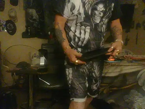 Snapshot of bigdaddyrooster chatting on January 9, 5:47 am bigdaddyrooster online show from January 9, 5:47 am