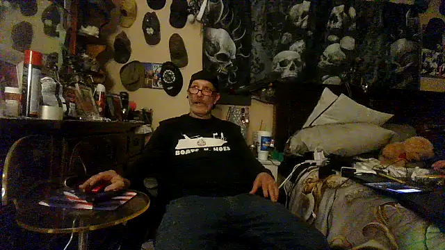 Snapshot of bigdaddyrooster chatting on February 3, 12:54 am bigdaddyrooster online show from February 3, 12:54 am