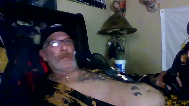 Snapshot of bigdaddyrooster chatting on February 4, 5:57 am bigdaddyrooster online show from February 4, 5:57 am