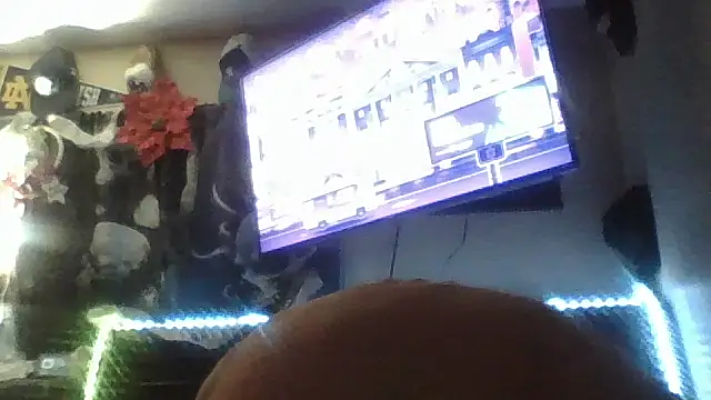 Snapshot of bigdaddyrooster chatting on December 23, 12:22 am bigdaddyrooster online show from December 23, 12:22 am