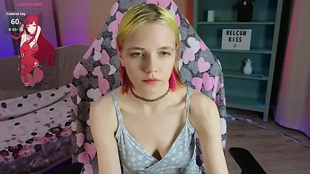 Snapshot of MitaSide chatting on November 13, 8:46 pm MitaSide online show from November 13, 8:46 pm