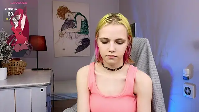 Snapshot of MitaSide chatting on November 12, 8:45 pm MitaSide online show from November 12, 8:45 pm