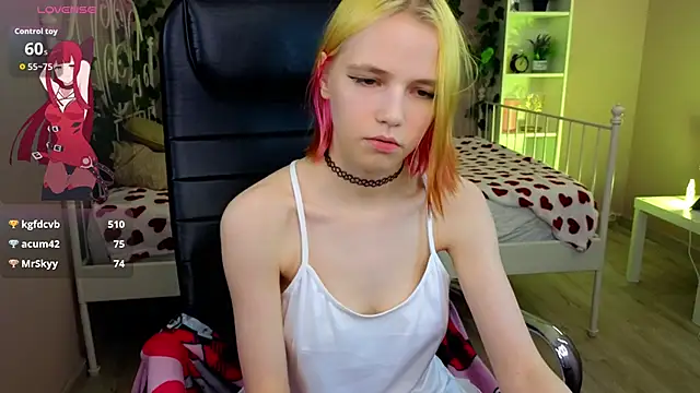 Snapshot of MitaSide chatting on November 19, 4:12 am MitaSide online show from November 19, 4:12 am