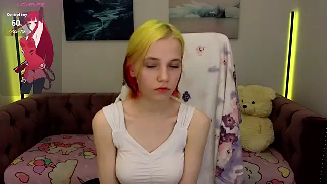 Snapshot of MitaSide chatting on October 18, 9:39 pm MitaSide online show from October 18, 9:39 pm