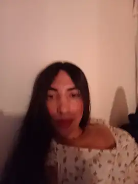 Snapshot of valeriahornier chatting on June 24, 2:10 am valeriahornier online show from June 24, 2:10 am