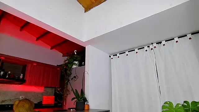 valeriahornier online show from May 26, 2:42 am