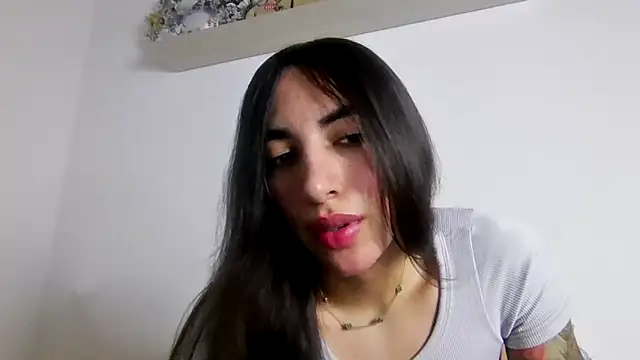 valeriahornier online show from May 14, 4:09 am
