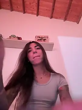 valeriahornier online show from March 11, 1:10 am