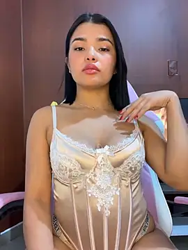 Chloe Mullerr online show from February 26, 11:05 pm