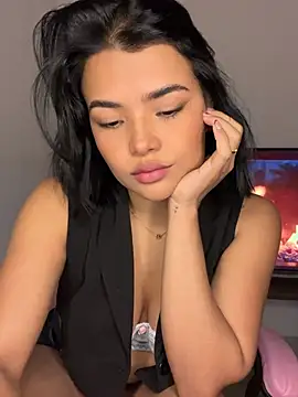 Chloe Mullerr online show from February 12, 6:07 pm