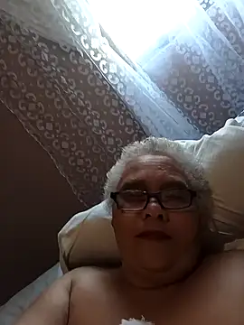 juicyboode online show from October 25, 1:34 pm