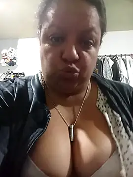 Snapshot of Alondrabb80 chatting on November 5, 3:53 am Alondrabb80 online show from November 5, 3:53 am