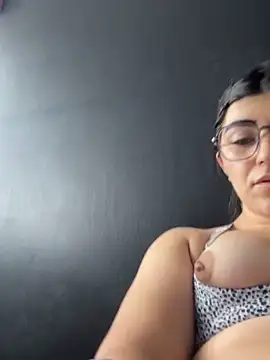 milky denni online show from October 31, 12:51 am