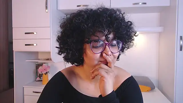 MartiRuis10 online show from November 10, 10:15 pm