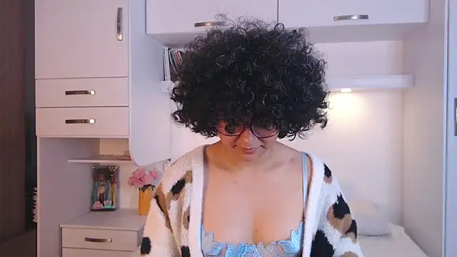 MartiRuis10 online show from December 13, 8:04 pm