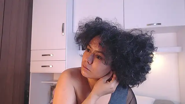 MartiRuis10 online show from November 9, 6:56 pm