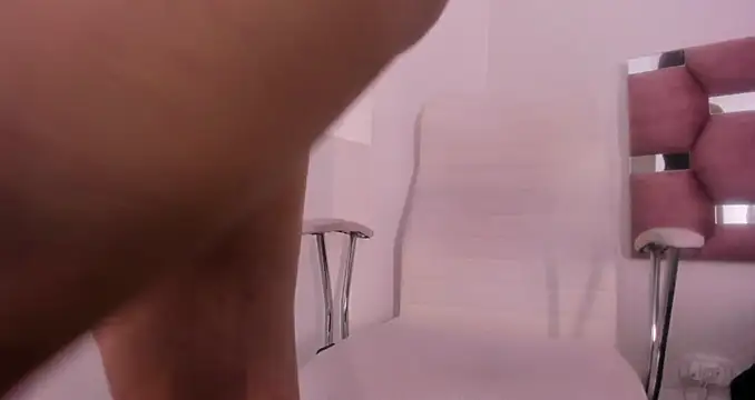 Snapshot of bonniie_blue chatting on November 15, 3:32 am bonniie blue online show from November 15, 3:32 am