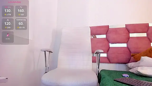 Snapshot of bonniie_blue chatting on November 11, 3:12 am bonniie blue online show from November 11, 3:12 am