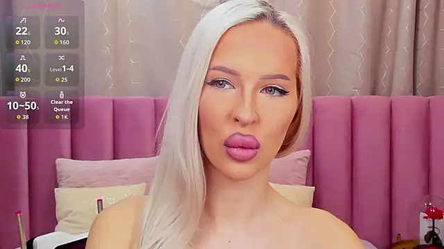 Snapshot of KailaCrystall chatting on November 20, 1:06 am KailaCrystall online show from November 20, 1:06 am