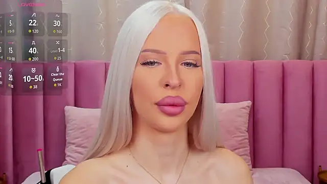 Snapshot of KailaCrystall chatting on November 27, 1:28 am KailaCrystall online show from November 27, 1:28 am