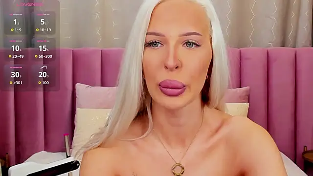 Snapshot of KailaCrystall chatting on November 30, 1:39 am KailaCrystall online show from November 30, 1:39 am