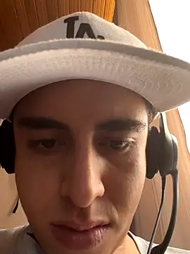 motomotoboy online show from October 21, 4:28 pm