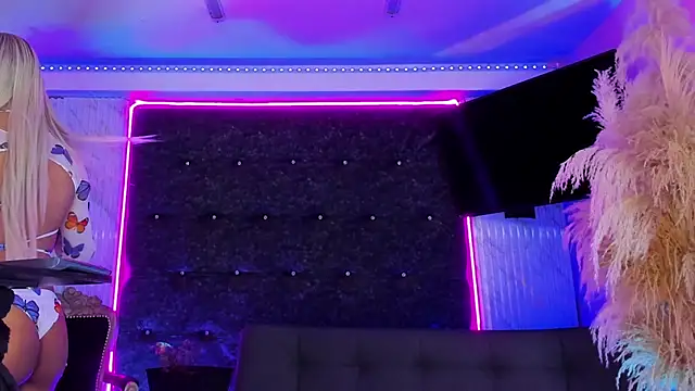 Queens Wonders Blonders online show from March 13, 7:35 am