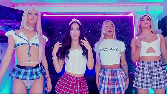 Queens Wonders Blonders online show from January 17, 7:45 am