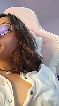 Snapshot of princess_foxxy chatting on October 27, 7:20 am princess foxxy online show from October 27, 7:20 am