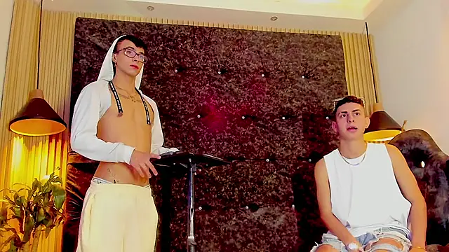 the fenix boy online show from October 26, 9:59 pm