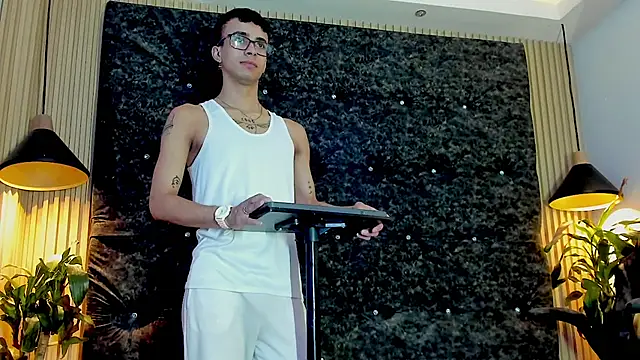 the fenix boy online show from October 29, 9:25 pm