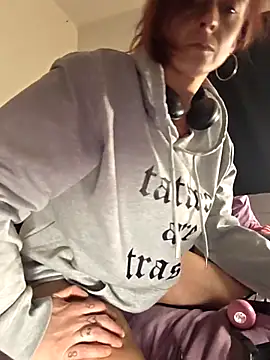 LoveLibz169 online show from April 19, 8:15 am