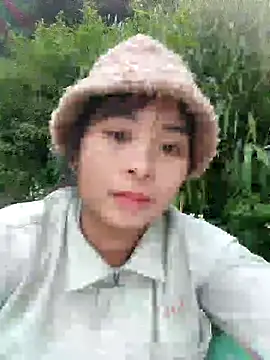 Snapshot of Squirrel-Pear chatting on November 3, 10:19 am Squirrel-Pear online show from November 3, 10:19 am