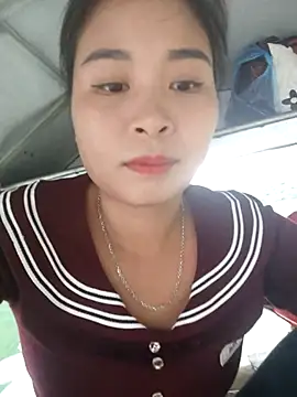 Snapshot of Squirrel-Pear chatting on November 6, 8:40 am Squirrel-Pear online show from November 6, 8:40 am