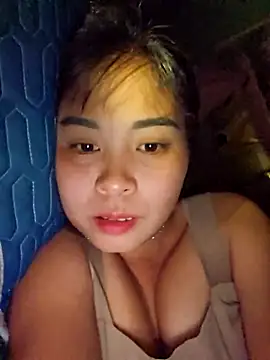 Snapshot of Squirrel-Pear chatting on November 16, 12:48 am Squirrel-Pear online show from November 16, 12:48 am